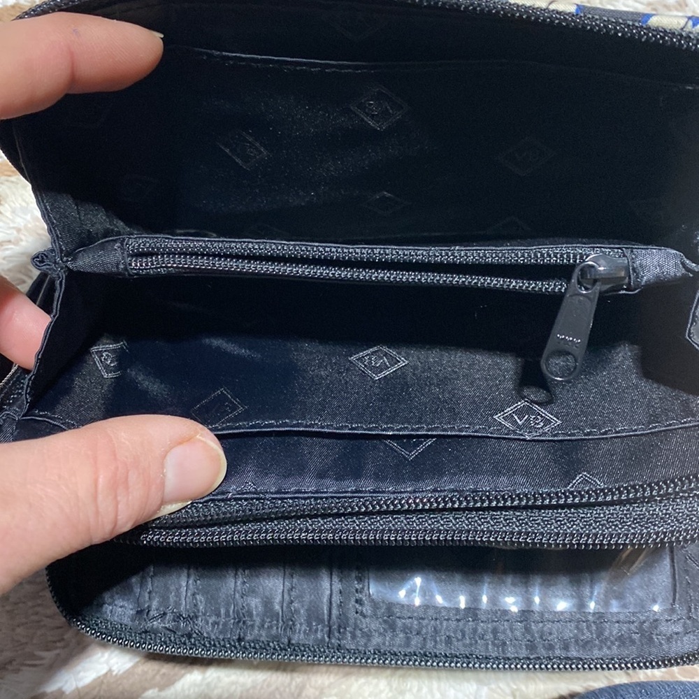 Vera Bradley Handbag Wallet​​​ - Picture 5 of 9